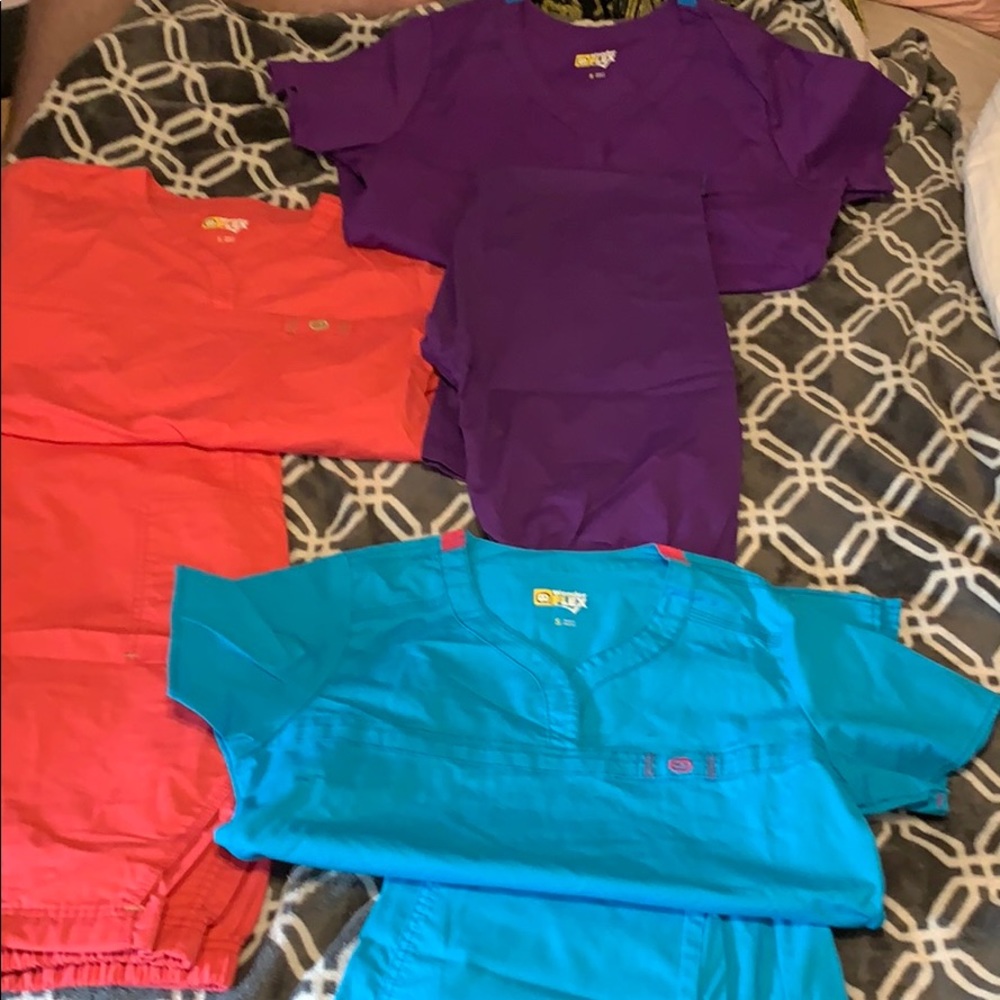 3 pairs wonder flex scrubs